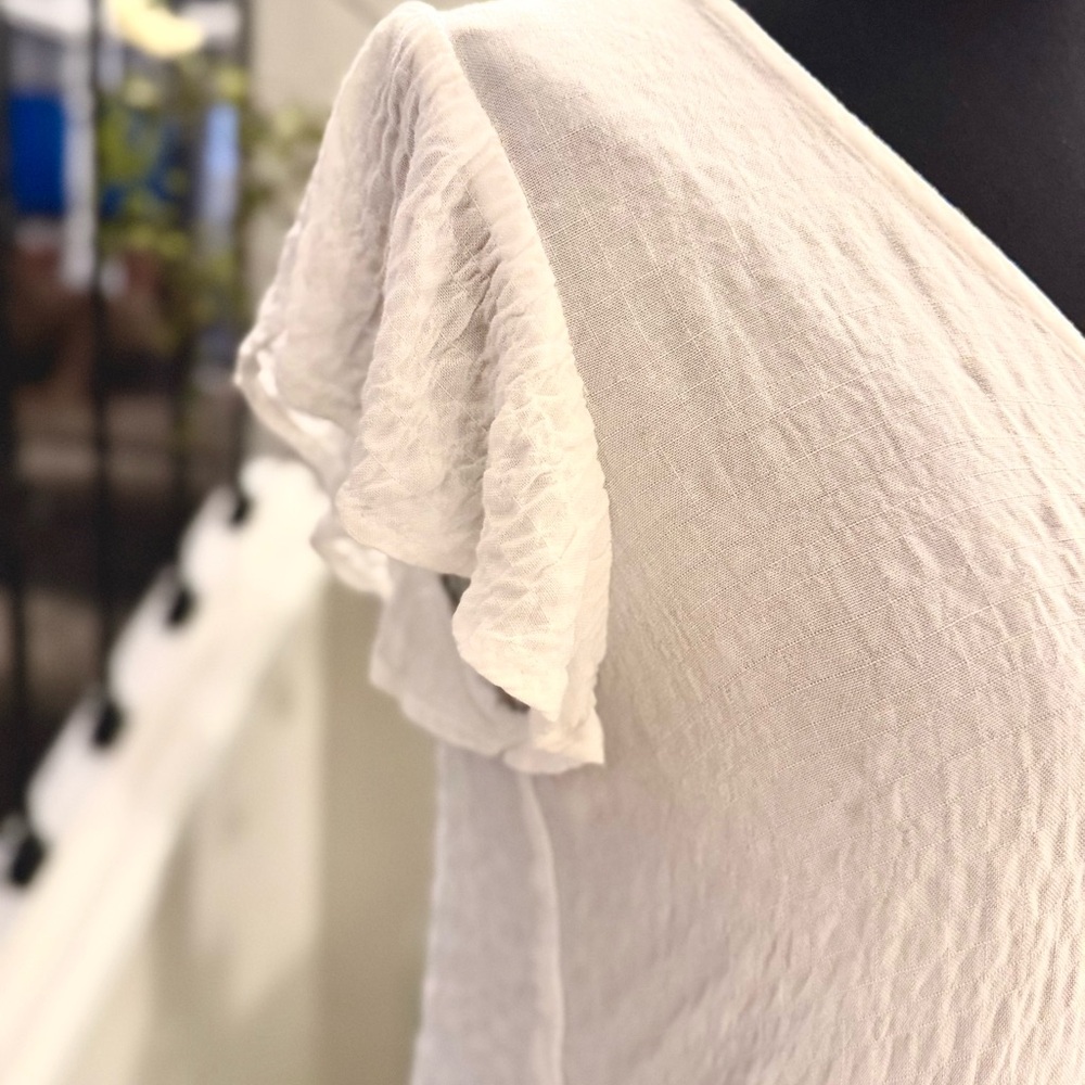 Elegant Cream Button-Down Shirt for Women - Picture 2 of 4